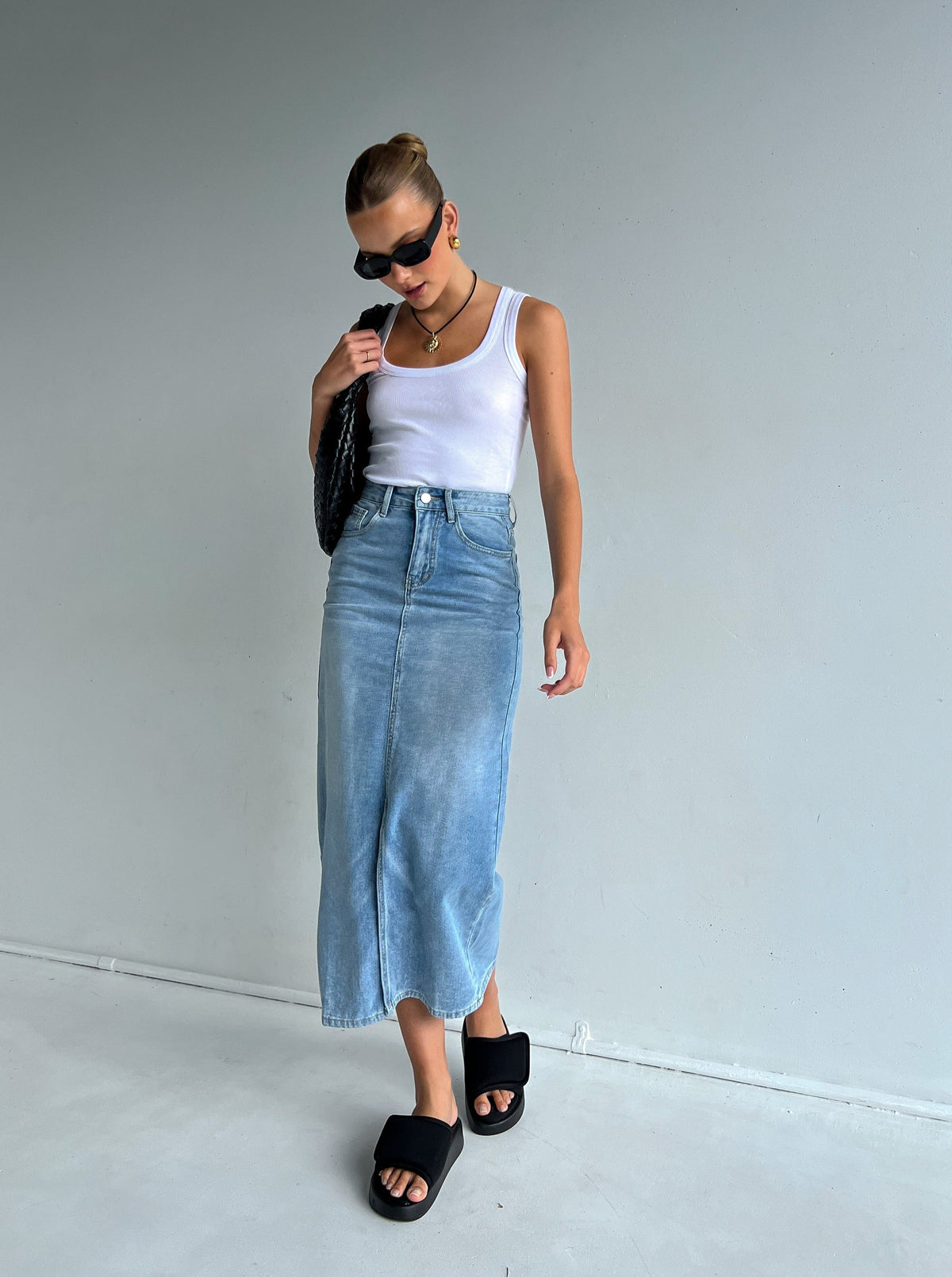 L.A.X DENIM SKIRT - BLUE - [SOL+SAND]