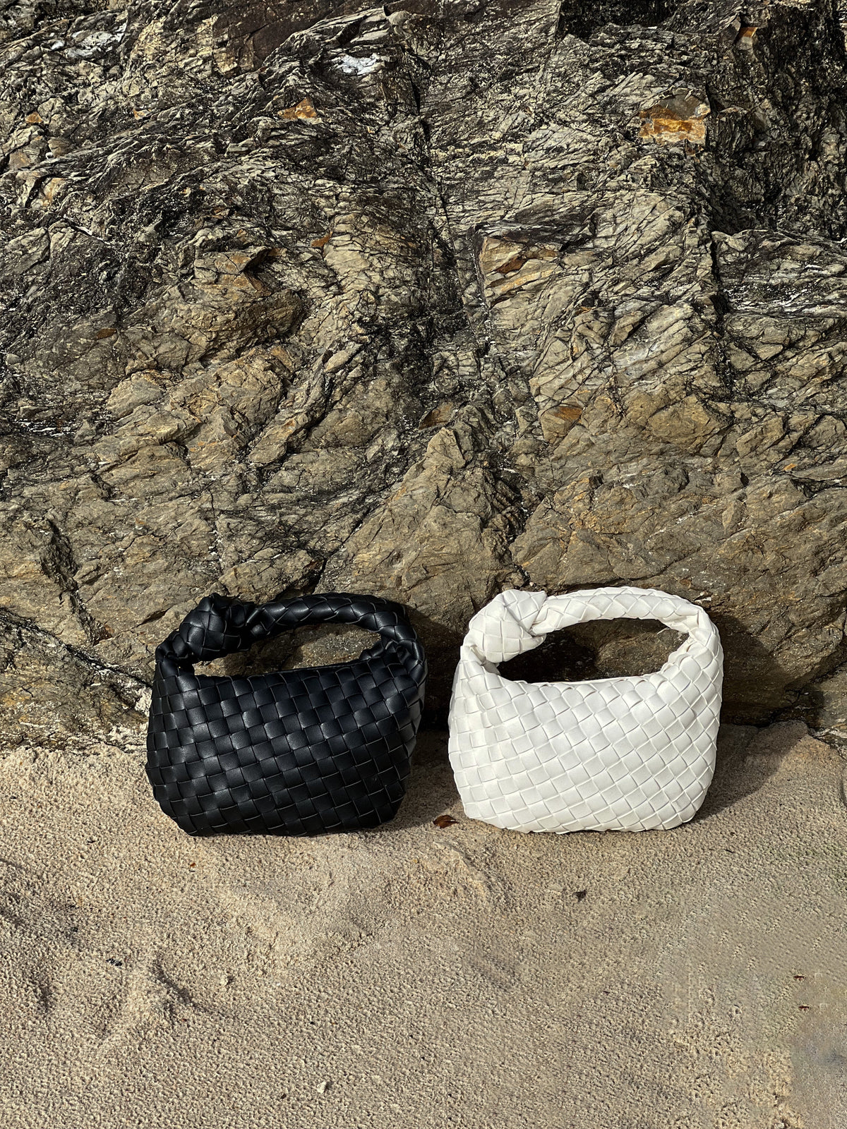 WHITE KNOT HANDLE BAG - [SOL + SAND]